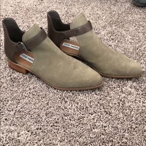 Steve Madden Corryn Pointed Toe Ankle Boot